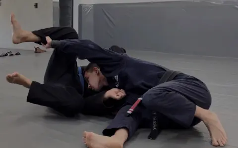 Passagens Dominando Gola e Calça