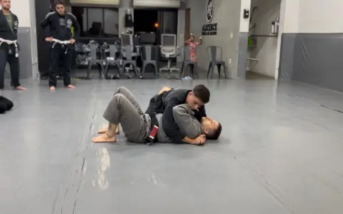 Saída Básica do 100 Kg passando por baixo