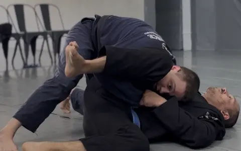 Leg Drag Mergulhando da Guarda Laço