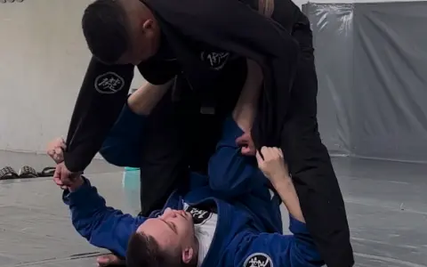 Transição da Guarda Aranha para a Guarda X ou para One Leg X