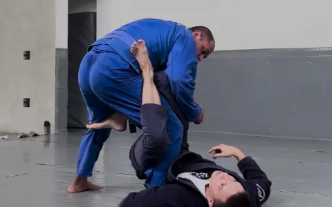 Transição da Delariva para X & Raspagem subindo sentido Single Leg & Raspagem da One Leg X caso seu adversário defenda