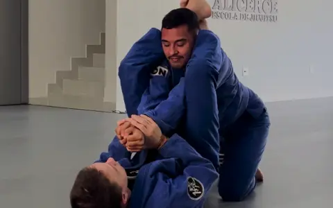 Armlock Duplo da Guarda Fechada