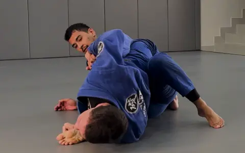 Armlock vindo do primeiro contra-ataque da Passagem Tradicional